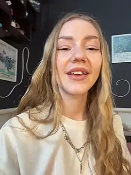 MilaMoone's Live XXX Chat