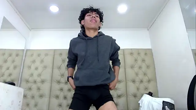 Pertunjukan Kamera Web DaviidBuckx_