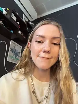 MilaMoone – Live XXX-chat