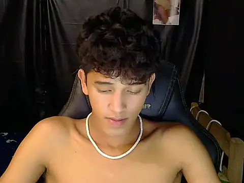 hugekenbigcock 라이브 XXX 채팅