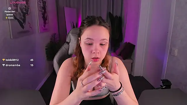 Lori_Blossom Obrolan Langsung XXX