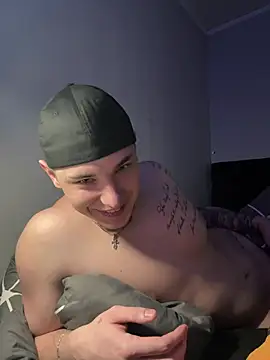 Channingboy: онлайн-секс-чат