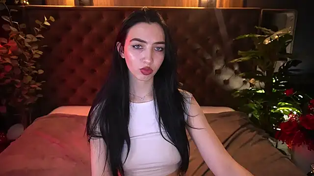 WildKittenX_のライブXXXチャット