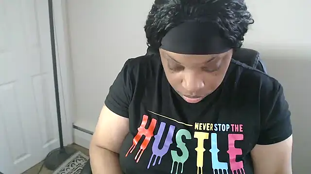 Chat +18 de Sexymona1218 ao vivo