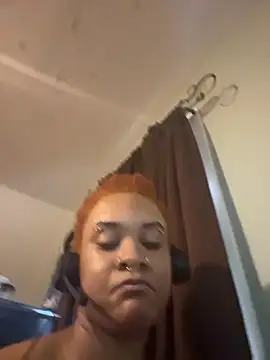 Chat +18 de nickytheehawtie ao vivo