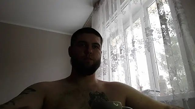 Ar4eewal élő XXX-chatje