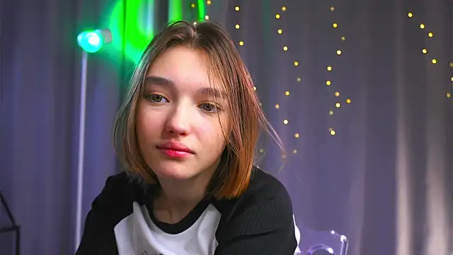 Leyla_crsh Adlı Modelin Canlı XXX Sohbeti