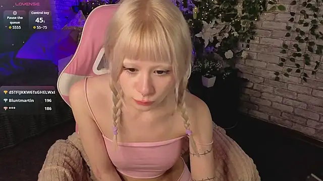 _Yolandi_ Live XXX-chat