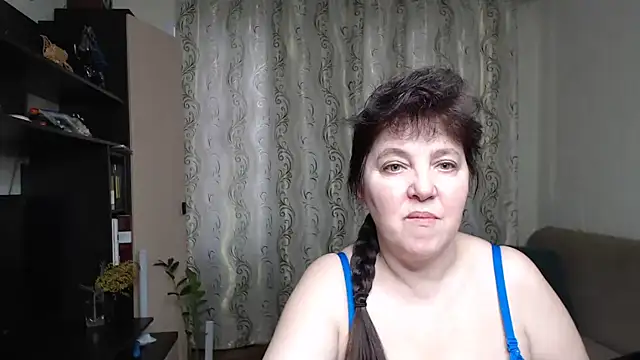 XXX chat uživo modela Illusionq