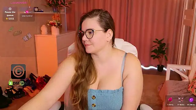 Онлайн чат XXX KellyKleine