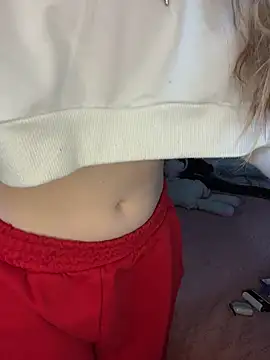 MilaMoone 即時 XXX 聊天