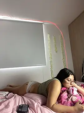 Velma_star Adlı Modelin Canlı XXX Sohbeti