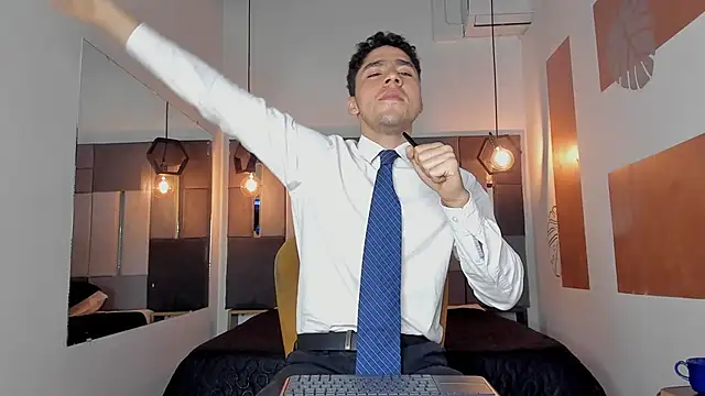 LiamNovak élő XXX-chatje