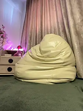 XXX chat uživo modela RaisaSalvi