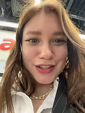 Sembang XXX Secara Langsung lucy-joy