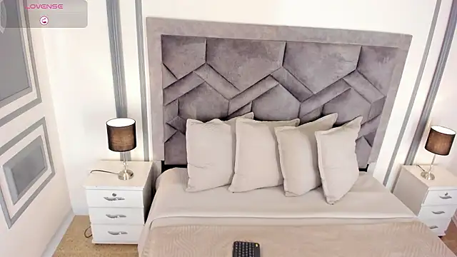 TahliaMoreau Adlı Modelin Canlı XXX Sohbeti