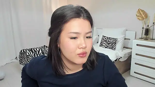 دردشة Brunette_Charm الجنسية المباشرة