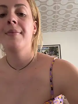 DollieRosse 现场XXX聊天