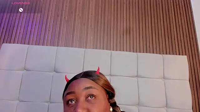 Saravy_Blandon's Webcam Show