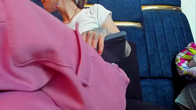 fulfill_fantasies1's Live XXX Chat