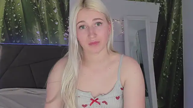 HollyTailors Chat XXX in diretta