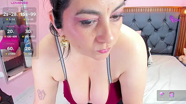 MEYLAGIA Chat XXX in diretta