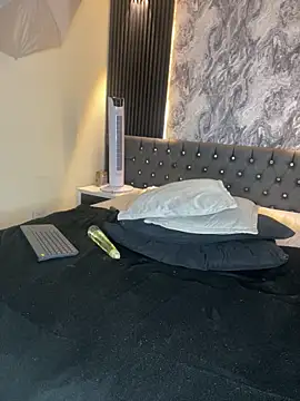 Lolagolden1のウェブカメラショー