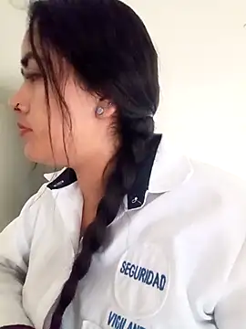 MAYE__13 – Naživo XXX chat