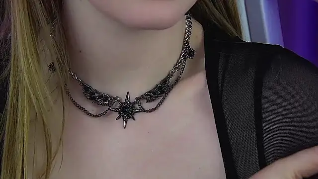 AgataFoxley Adlı Modelin Canlı XXX Sohbeti