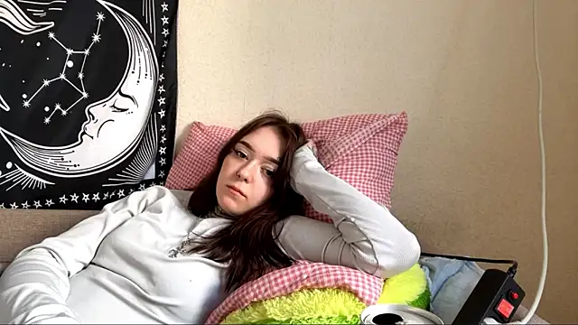 Show modela Littleways na web-kameri