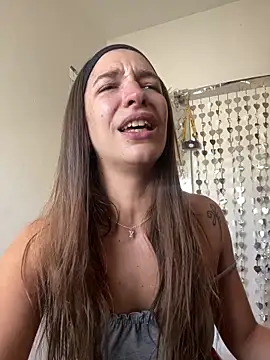 Chatroom XXX en direct de Yara-Lolii