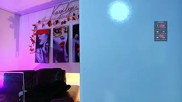 XXX chat uživo modela kayilyn