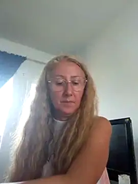 MILEIDE980 live XXX chat