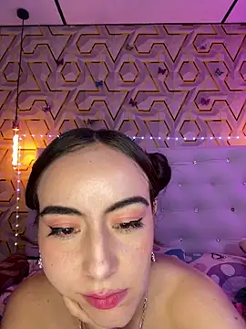 MelanyyJhonson15's Live XXX Chat