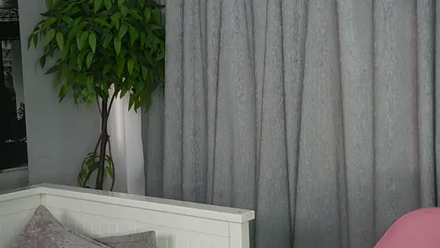 Chatroom XXX en direct de LanaReals