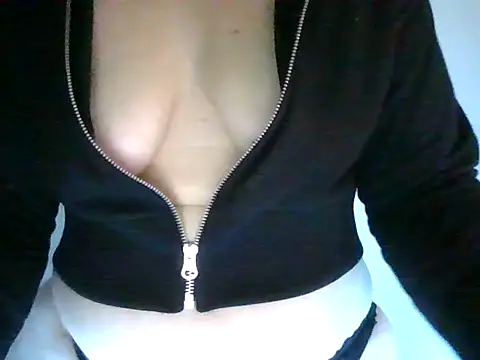 LaCoquineSonia's Live XXX Chat