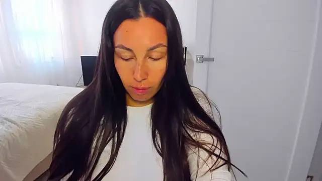 AvisFlowers' Live XXX Chat