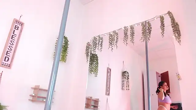 Chloe014_'s Live XXX Chat