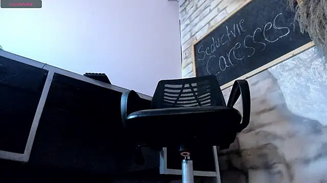 Chat +18 de milenahot__69 ao vivo