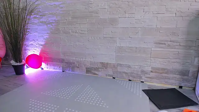 Ivorym00n Live XXX-chat