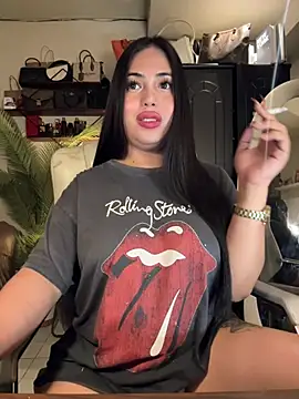 BigDominaMiaのウェブカメラショー