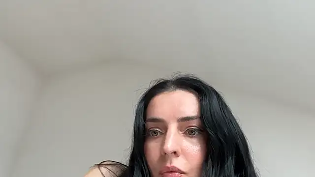 AntoninaM Adlı Modelin Canlı XXX Sohbeti