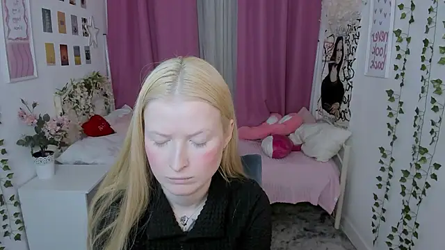 Laly_Peach Adlı Modelin Canlı XXX Sohbeti