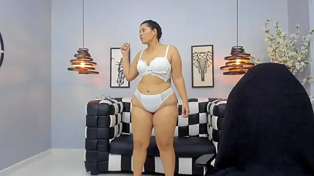 Mia_Curvyy's Live XXX Chat