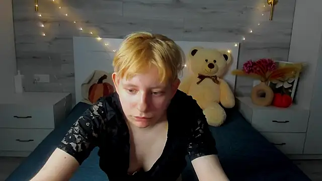 EloraBlu: онлайн-секс-чат