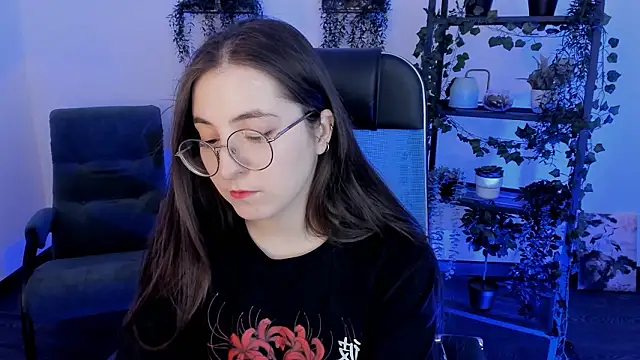 VirtuallVoyant's Live XXX Chat