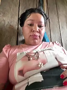 Chat +18 de Lovelipsbig ao vivo