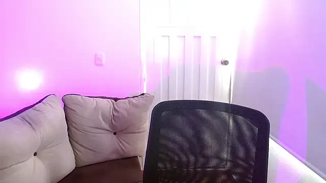 milfrousseのライブXXXチャット