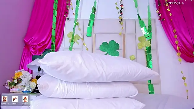 Pertunjukan Kamera Web Silvanna-Casstro