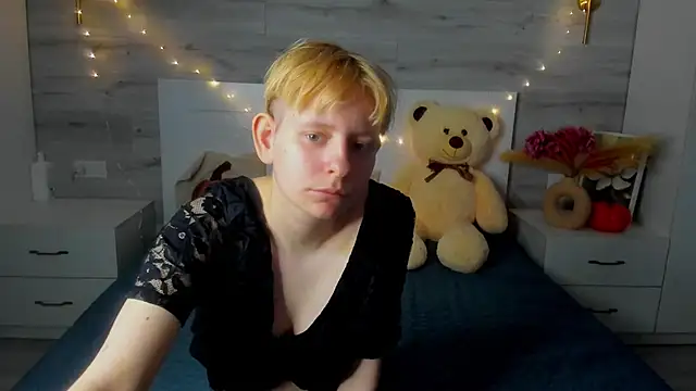 EloraBlu élő XXX-chatje